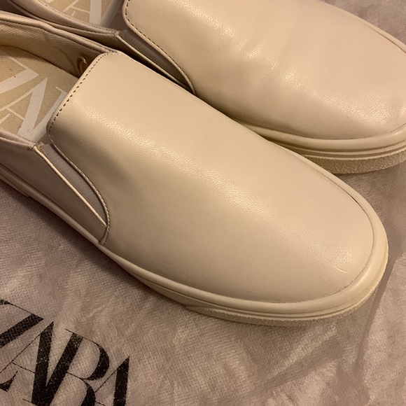 Sneakers - Picture 2 of 3